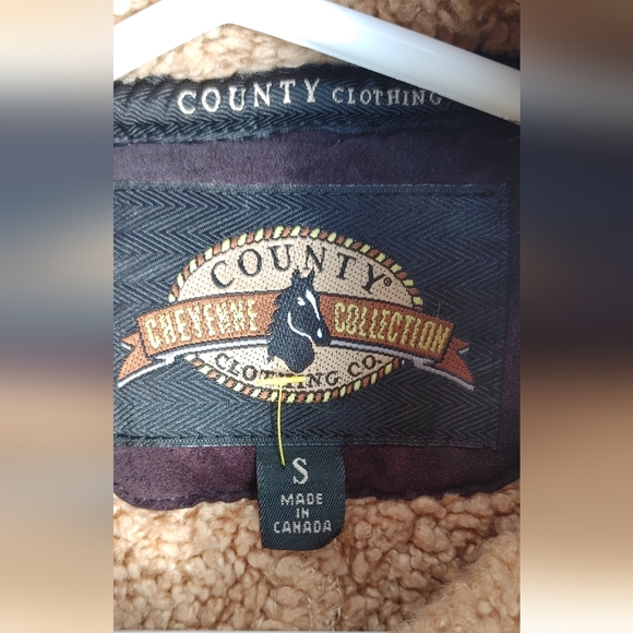 Country. Cheyenne collection Faux Suede vest size small - Picture 8 of 8